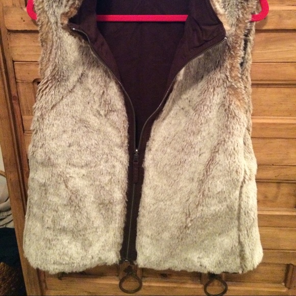 Gap reversible vest size L - Picture 4 of 7